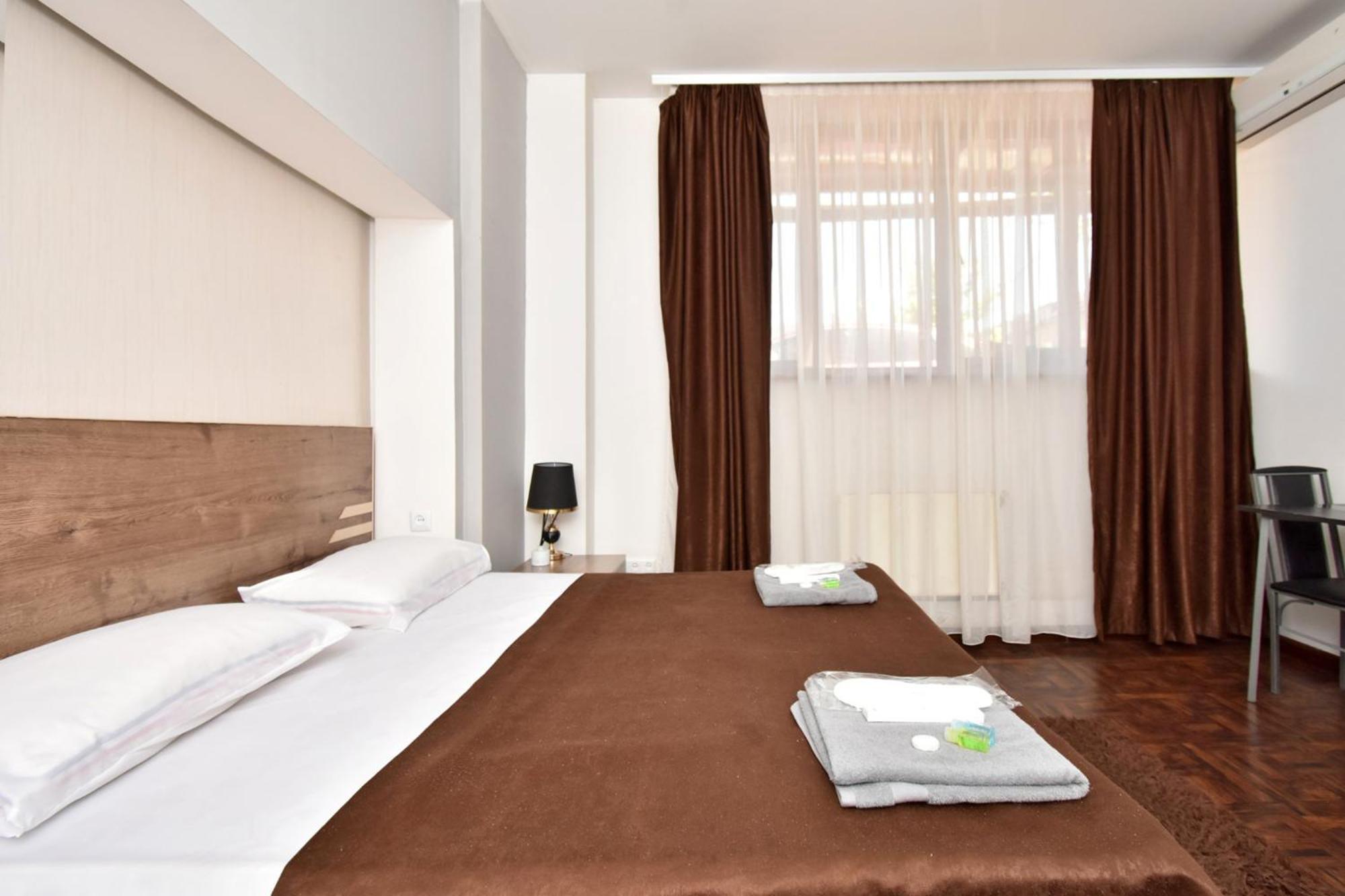 Aaa Hotel Yerevan Exterior photo